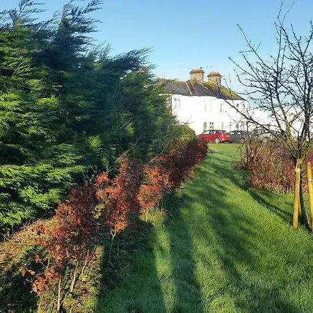 Kilderry Country House * White